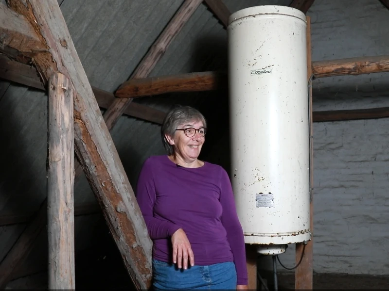 Susanne Svith og hendes 60 -årige varmtvandsbeholder